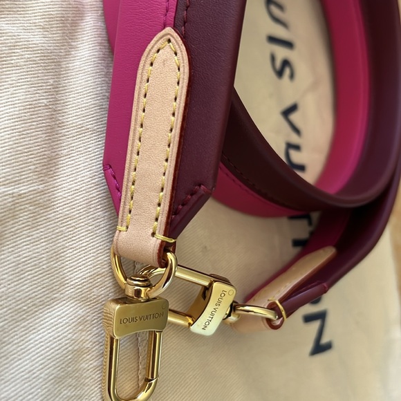 Louis Vuitton Cluny strap from BB- Excellent like new - Picture 5 of 6